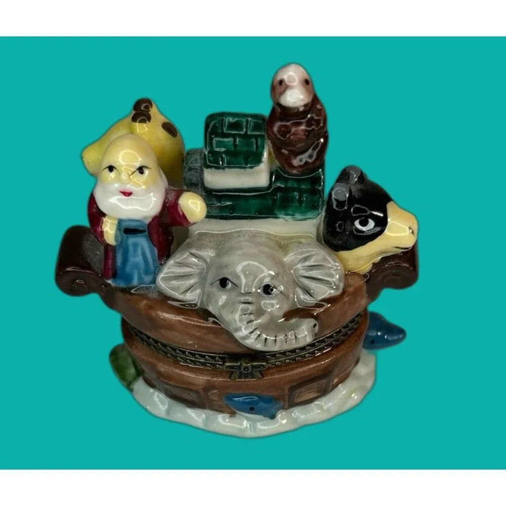 Noah's Ark ceramic hinged Trinket Box